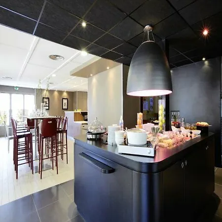 Hotel Campanile A9/a75 3*